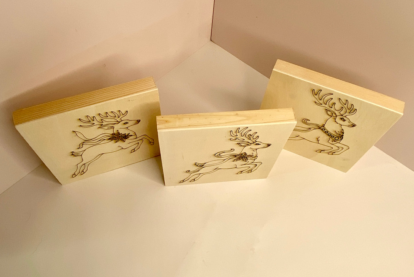 Yuletide Reindeer – Engraved Art Base