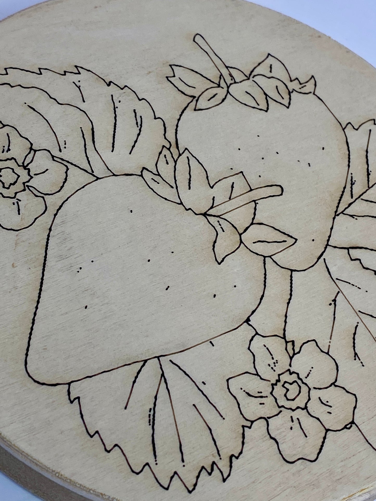 Strawberries – Engraved Art Base