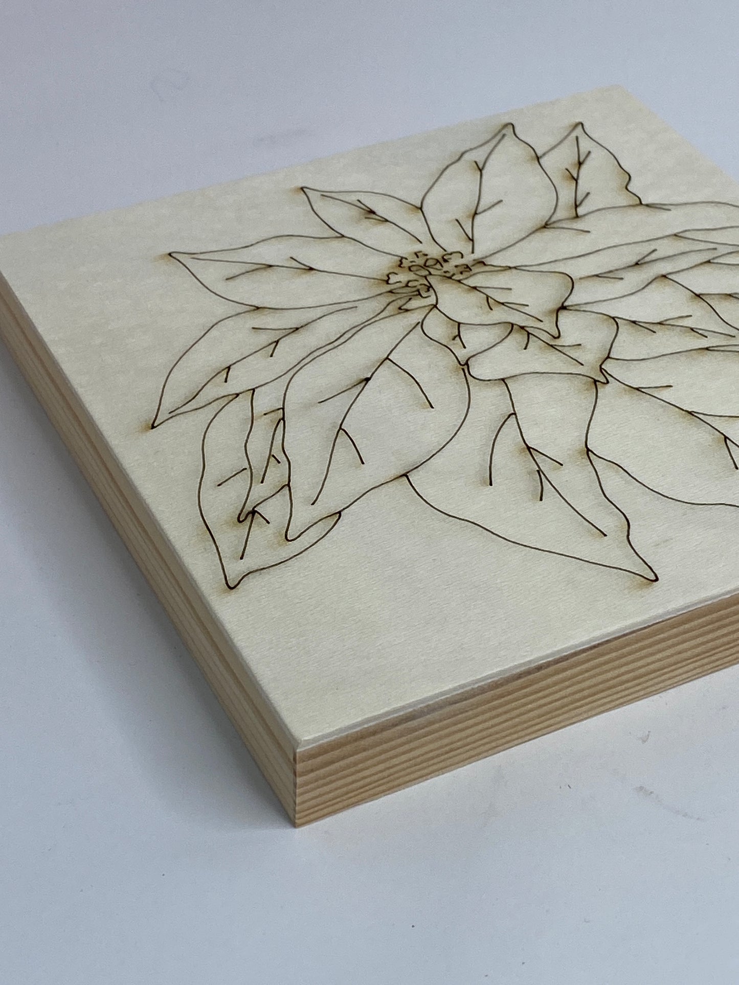 Poinsettia – Engraved Art Base